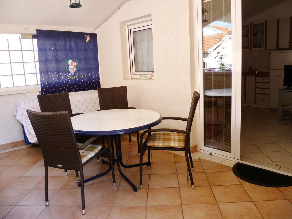 Apartments Sanda Tribunj Tribalj Exterior foto